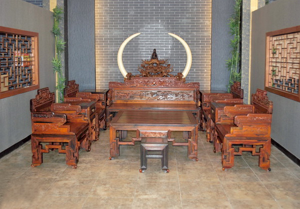 客厅沙发（久仰）